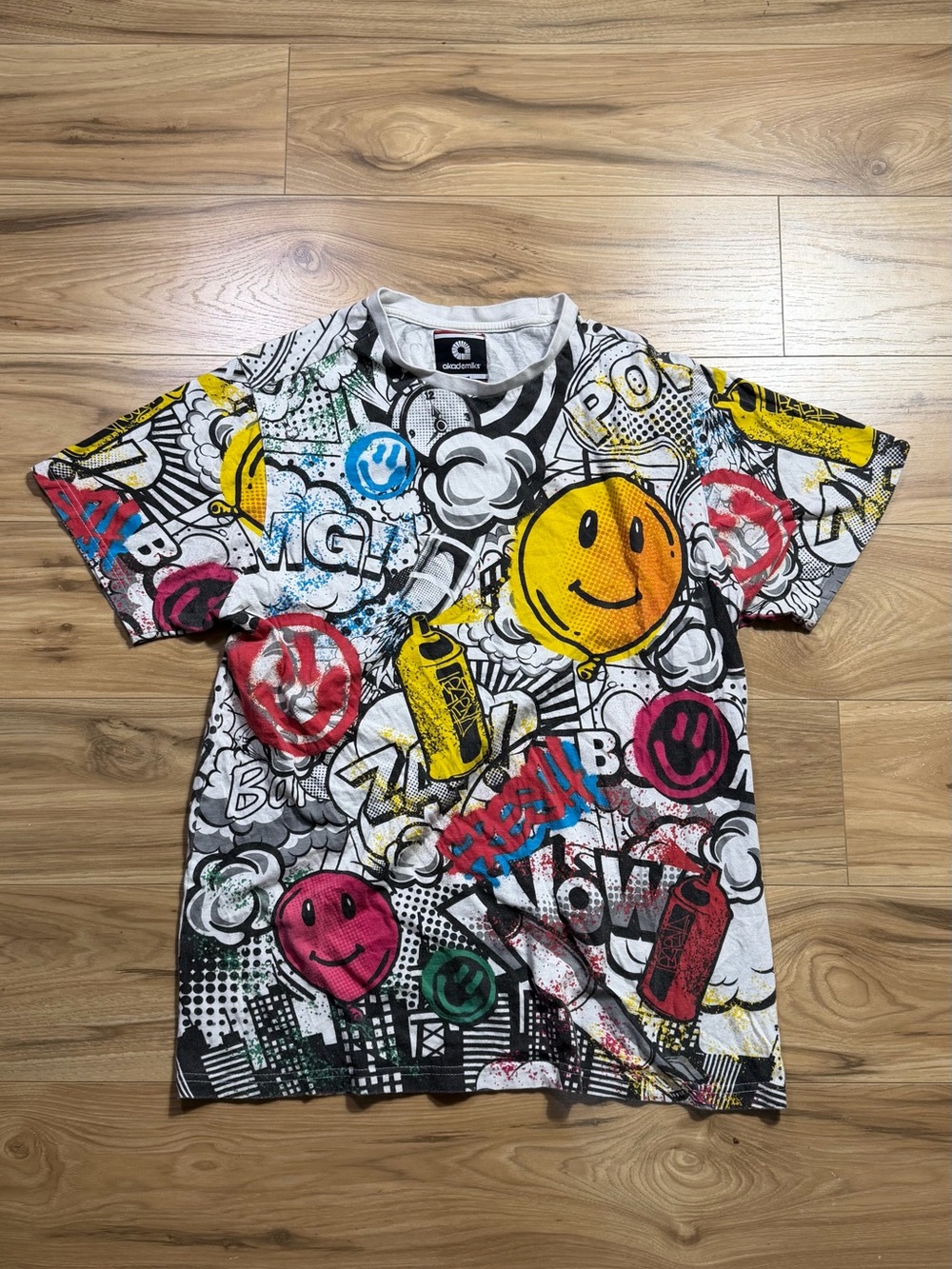 AOP Akademiks graphic tee